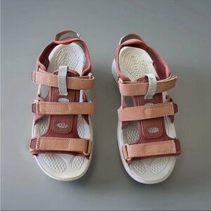 Keen Womens Astoria Open Toe Salmon Sandal Shoe Waterproof Size 8